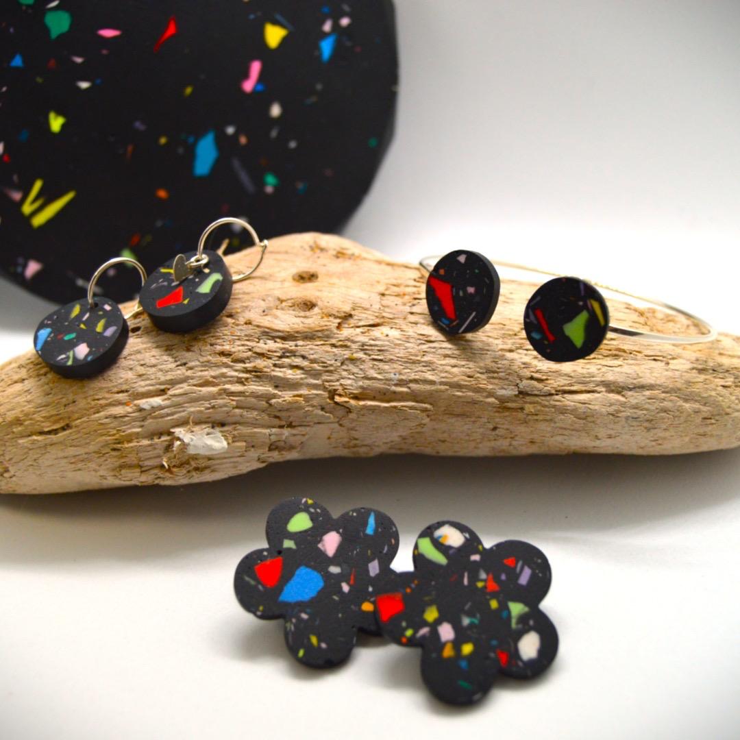 Pulsera plata y resina