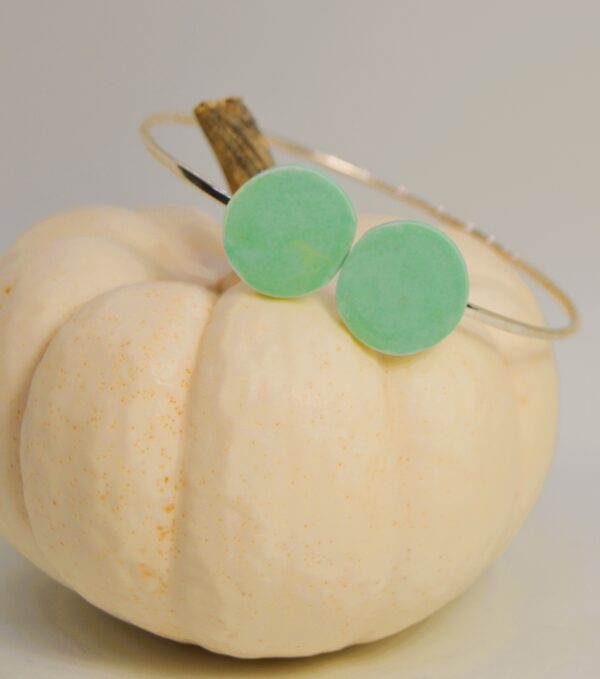 Pulsera plata y resina